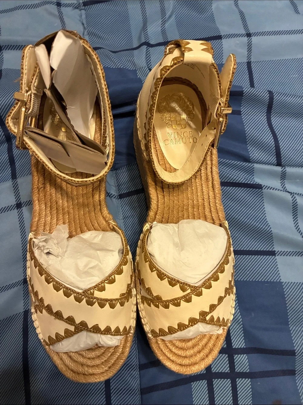 NWT Vince Camuto Cream and Tan Espadrille Platform Wedge Sandal Treyenn size 11